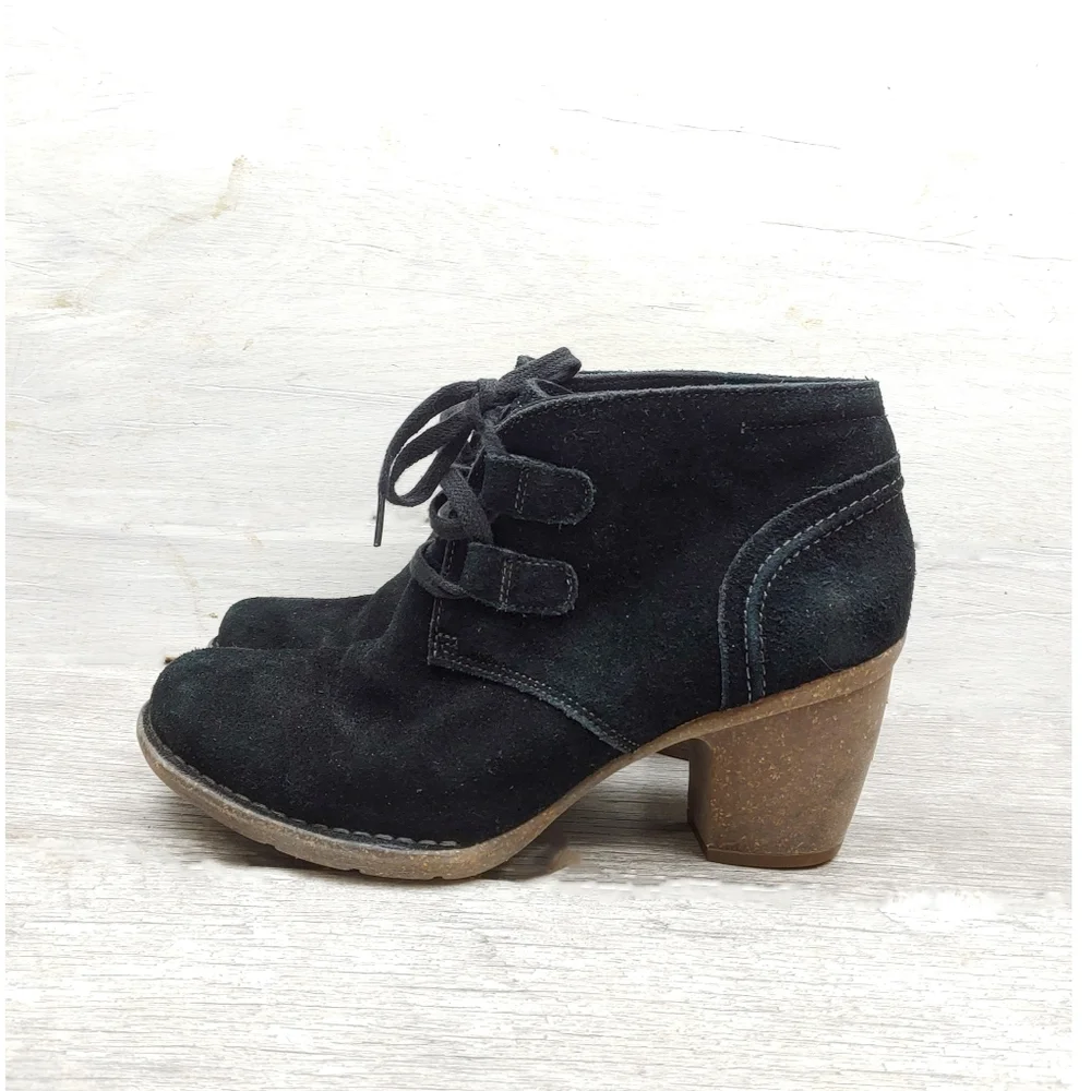 New! Clarks Artisian Carleta Lyon Womens 10 Black Suede Booties - Picture 3 of 11